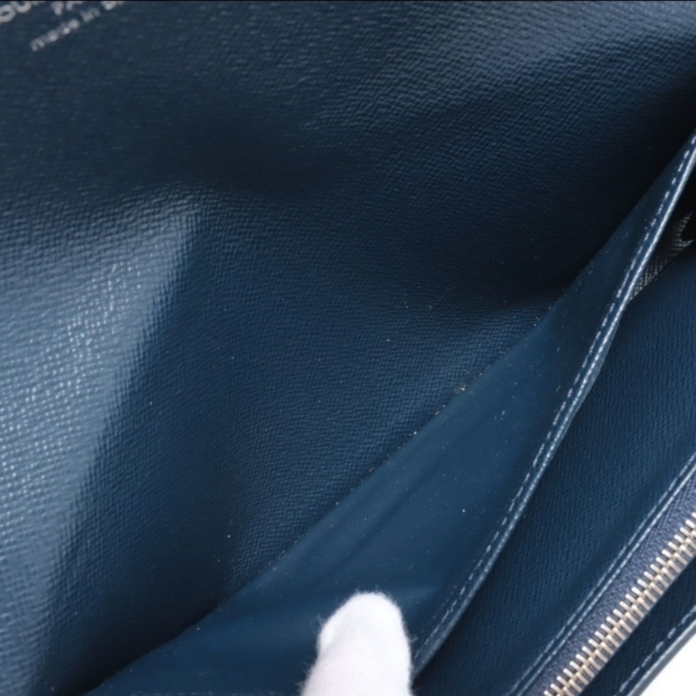 Authentic Louis Vuitton Epi Sarah Wallet - Picture 8 of 12